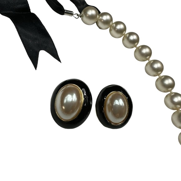 Vintage Pearl Bow Necklace and Earrings Set - Picture 7 of 13